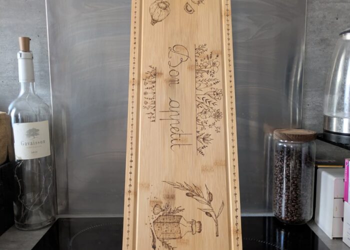 Décoration de planche à découper "Bon appetit" fabriqué à la demande sur un morceau de bois